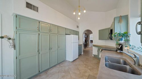 4630 Red Mesa Dr, Tucson AZ  85718-3565 exterior