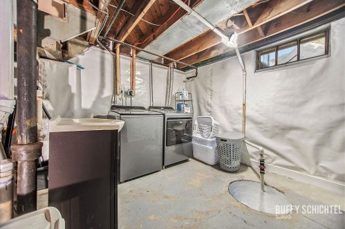 1451 Barclay St, Meskegon MI 49441-2207 exterior