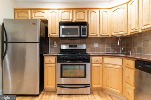 2572 Collins St, Philadelphia PA 19134-3710 exterior