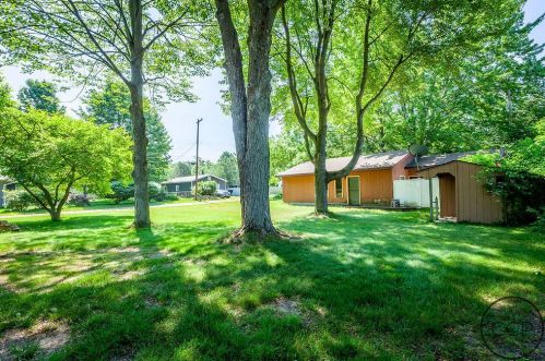 209 Lewis St, Sylvan Beach MI 49461-1507 exterior