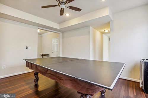 3570 Huntley Manor Ln, Alexandria VA  22306-5111 exterior