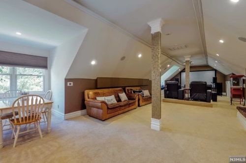 469 Saddle Riv Rd, Upper Saddle River NJ 07458-1774 exterior