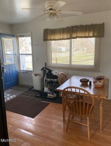 597 Creston St, Meskegon MI 49442-4167 exterior