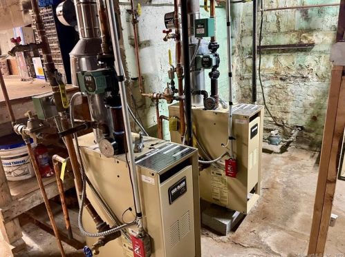 519 Hartford Pike, Killingly CT 06241-1504 exterior