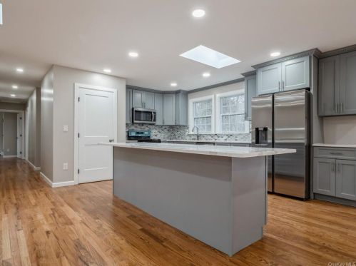 1 Old Silvermine Pl, Poughkeepsie, NY 12603-4223