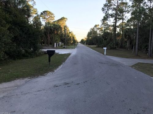 780 2 St, Naples FL 34120-2008 exterior