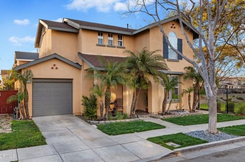 631 Paseo Nogales, Oxnard, CA 93030-5589