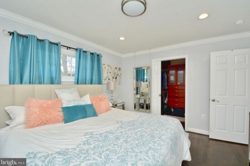 6119 Algona Ct, Alexandria VA 22310-3141 exterior