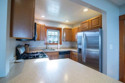 45 Grover St, Providence RI 02909-5209 exterior