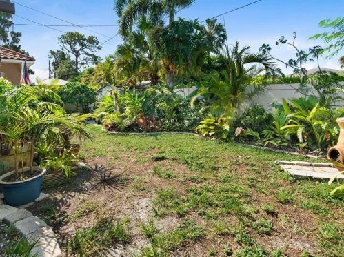 726 95th Ave, Naples FL 34108-2457 exterior