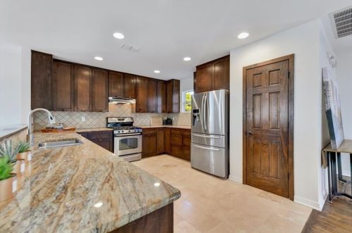 218 Fletcher St, Austin TX 78704-5031 exterior