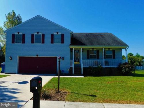 17 Fieldcrest Dr, Littlestown, PA 17340-9528