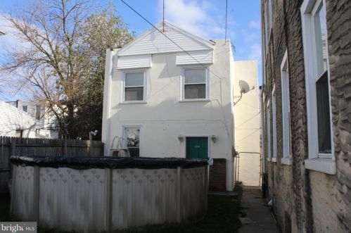 6705 Glenloch St, Philadelphia PA 19135-2224 exterior