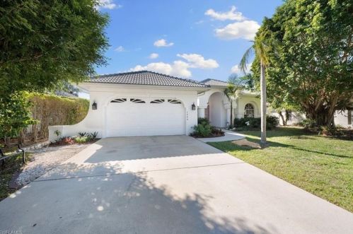 1934 Timberline Dr, Naples, FL 34109-7123