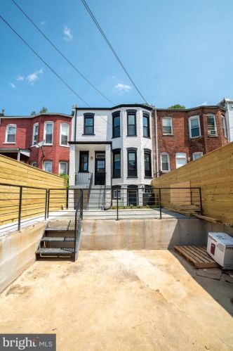 31 V St, Washington DC  20001-1012 exterior