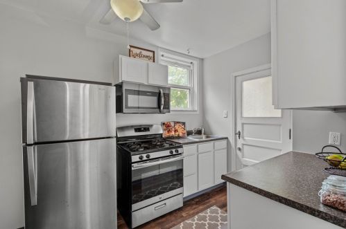 323 Lamarido St, Pittsburgh, PA 15226-1330