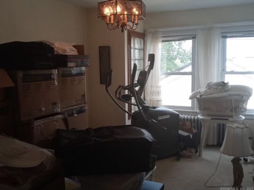 10 Bettswood Rd, Norwalk CT 06851-5104 exterior