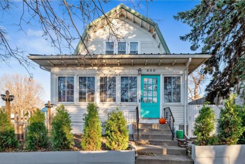 686 Duluth St, Saint Paul MN  55106-4710 exterior