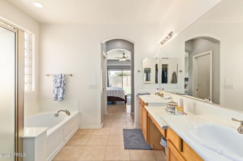 3174 Mead Dr, Chandler AZ 85248-5524 exterior