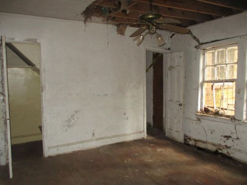 2012 Cascade Rd, Atlanta GA 30311-2828 exterior