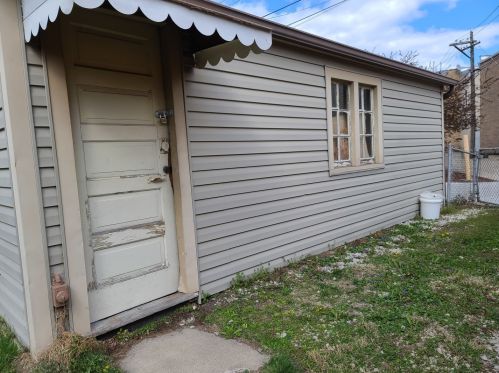 6217 Nagle Ave, Chicago IL  60638-4207 exterior