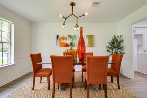 8800 Balcones Clb Dr, Austin TX 78750-3006 exterior