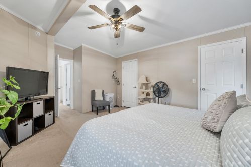 1 Rex Dr, Concord NH 03303-4166 exterior