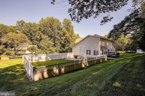 60 Radcliffe Dr, Huntingtown MD 20639-8701 exterior