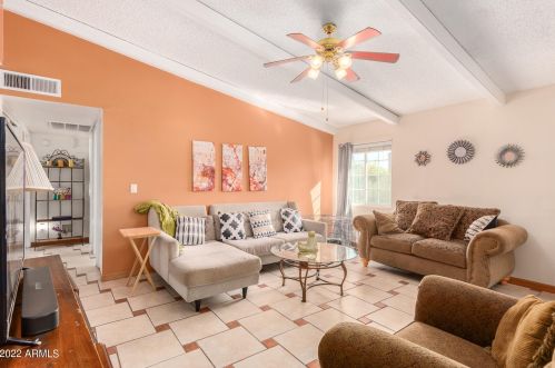 7809 Elm St, Phoenix AZ 85033-1102 exterior