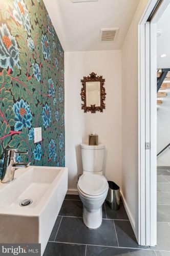 1114 Bodine St, Philadelphia PA  19147-5306 exterior