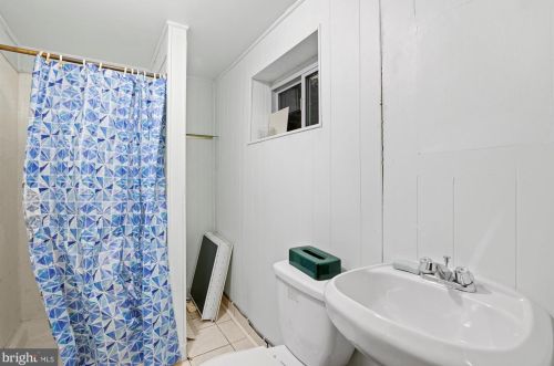 7907 Ivymount Ter, Rockville MD 20854-3753 exterior