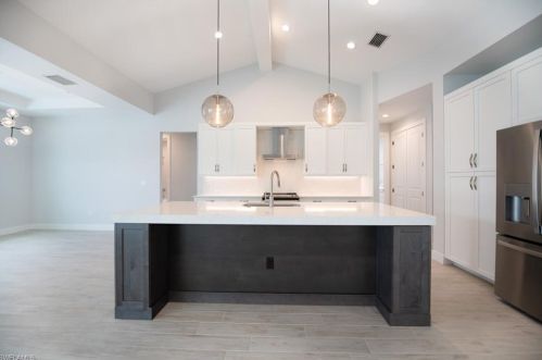 24 Johnnycake Dr, Naples FL 34110-1345 exterior