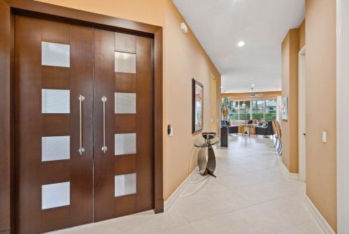 6737 Watertown Dr, Boynton Beach FL 33437-3938 exterior