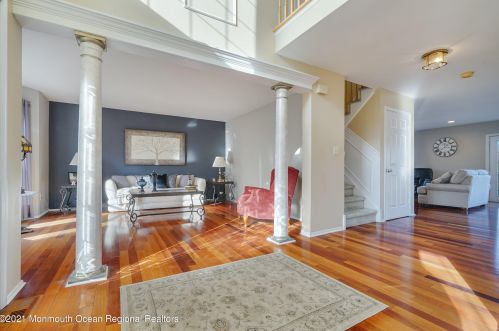 17 Cottonwood Dr, Jackson Twp NJ 08527-4940 exterior