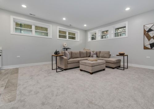 1635 Central Park Ave, Chicago IL 60647-4701 exterior