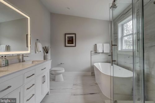 2718 17th St, Washington DC 20003-3123 exterior