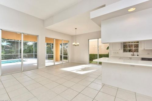 5283 Hawkesbury Way, Naples FL 34119-9582 exterior