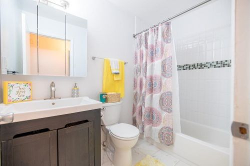 2555 Lewfield Cir, Atlanta GA 30316-3955 exterior