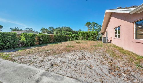 1718 Ocean Cove Ave, Fort Pierce FL  34953-2450 exterior