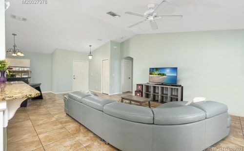 2390 Beechwood Ter, Fort Pierce FL 34952-7302 exterior