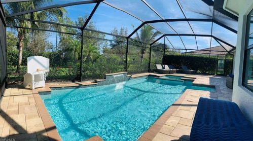 3959 Bering Ct, Naples FL 34119-8644 exterior