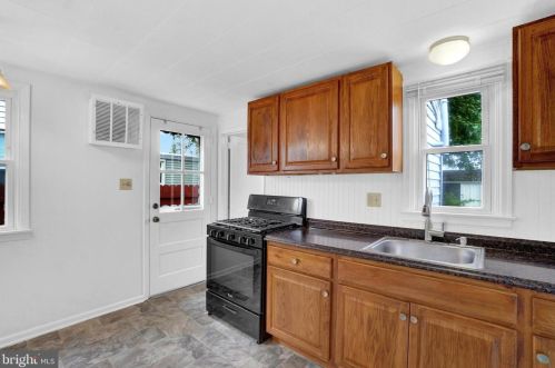 1358 Orch St, Lancaster PA 17601-4038 exterior