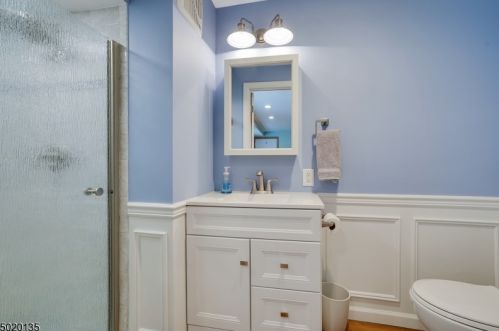 153 Robbins Ave, Berkeley Heights NJ 07922-1209 exterior