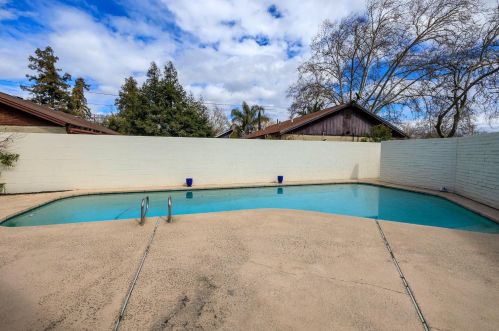 1267 Canal Dr, Turlock CA  95380-4159 exterior