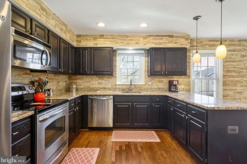 7312 Mallory Cir, Alexandria VA 22315-4704 exterior