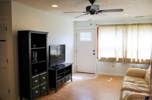 68 Circle Dr, Wallingford, CT 06492-1702