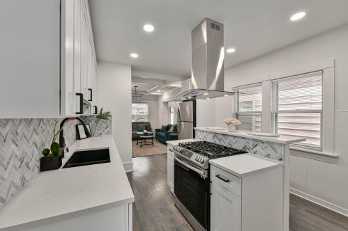 1325 58th St, Milwaukee WI  53214-3434 exterior