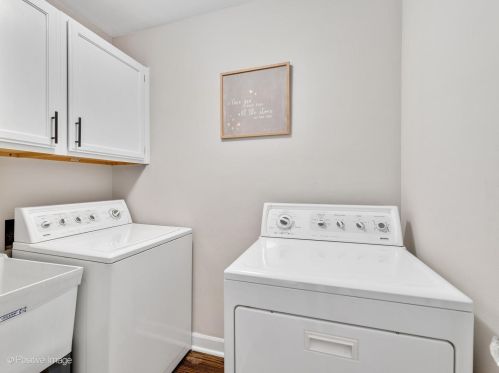 256 Frst Ave, Elmhurst IL 60126-3547 exterior