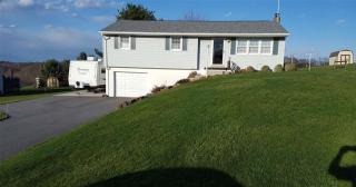 35 Misty Ct, Hanover PA  17331-9627 exterior