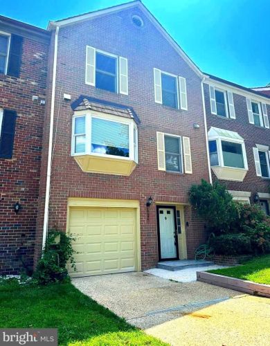 10904 Pebble Run Dr, Silver Spring MD 20902-3685 exterior